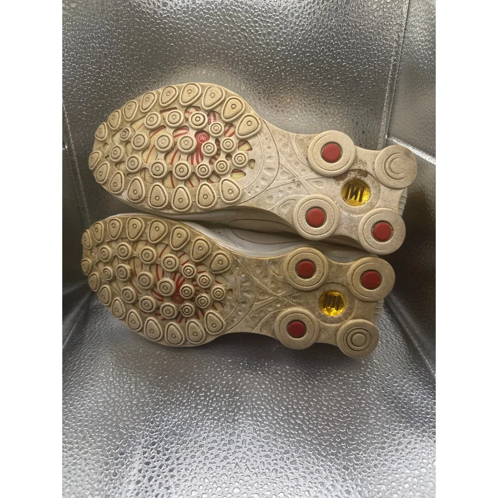 Nike Shox White Gold Red Embossed Leather Sneakers 317549-112 Womens 7